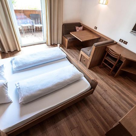 Hotel Zum Loewen - Al Leone เมลตินา ภายนอก รูปภาพ