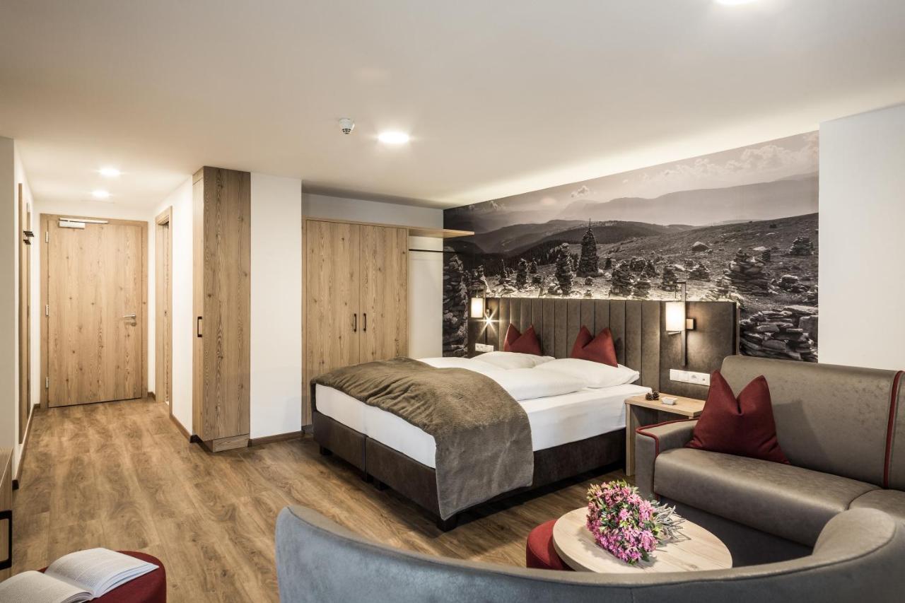 Hotel Zum Loewen - Al Leone เมลตินา ภายนอก รูปภาพ