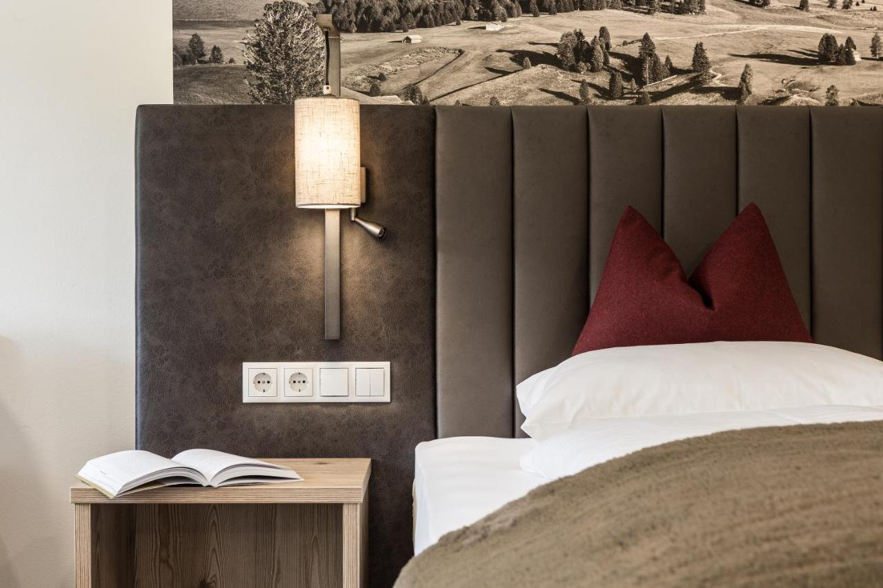 Hotel Zum Loewen - Al Leone เมลตินา ภายนอก รูปภาพ