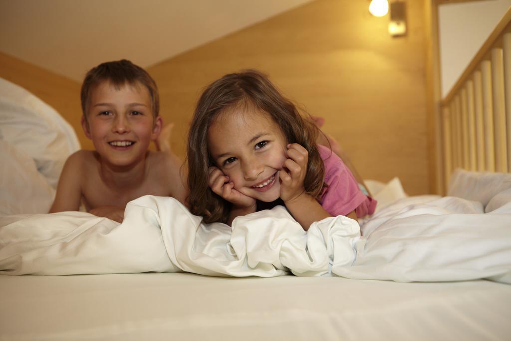Hotel Zum Loewen - Al Leone เมลตินา ภายนอก รูปภาพ