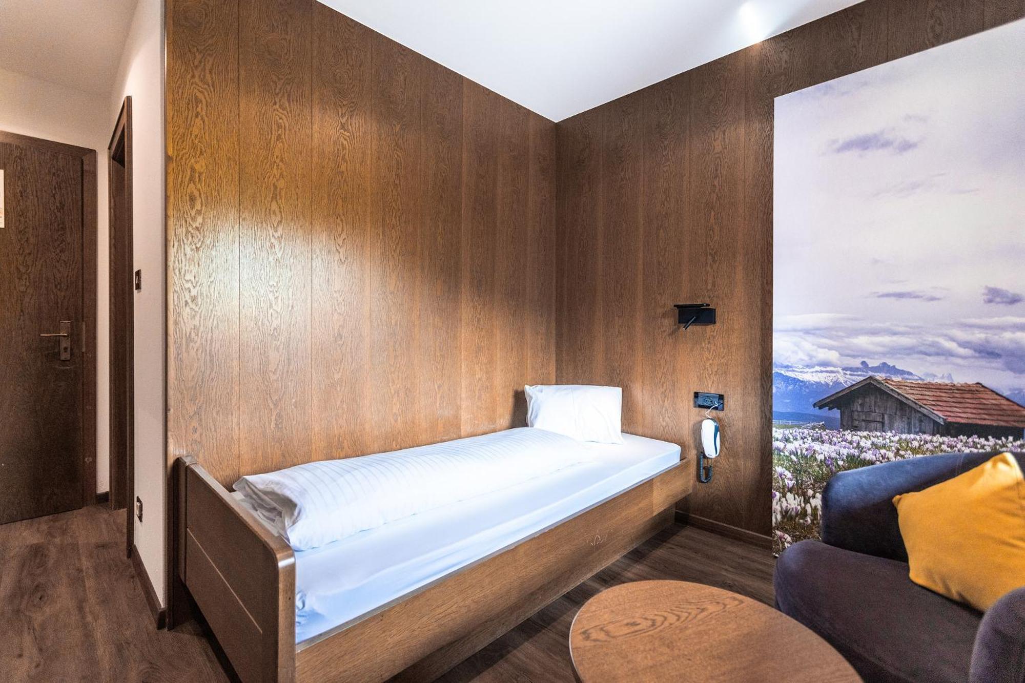 Hotel Zum Loewen - Al Leone เมลตินา ภายนอก รูปภาพ