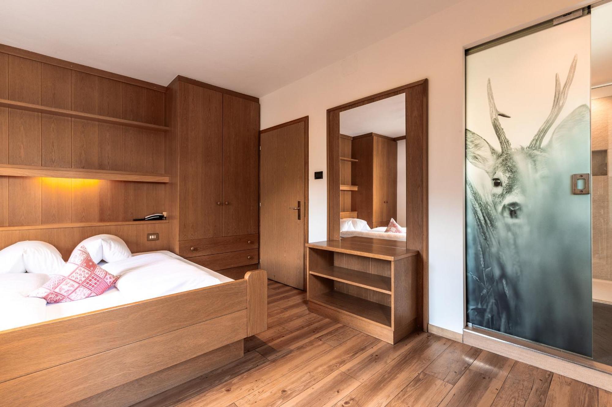 Hotel Zum Loewen - Al Leone เมลตินา ภายนอก รูปภาพ