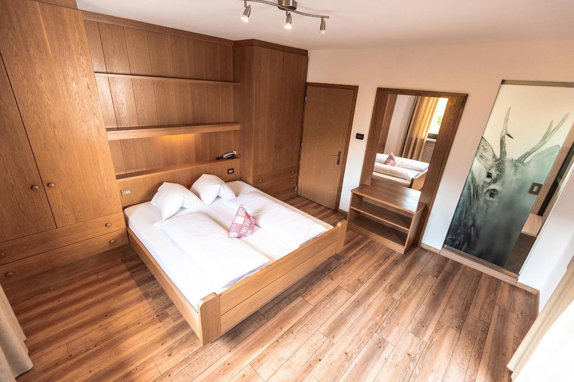 Hotel Zum Loewen - Al Leone เมลตินา ภายนอก รูปภาพ