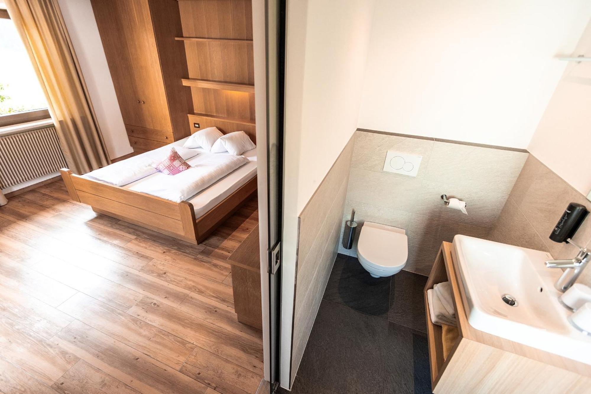 Hotel Zum Loewen - Al Leone เมลตินา ภายนอก รูปภาพ