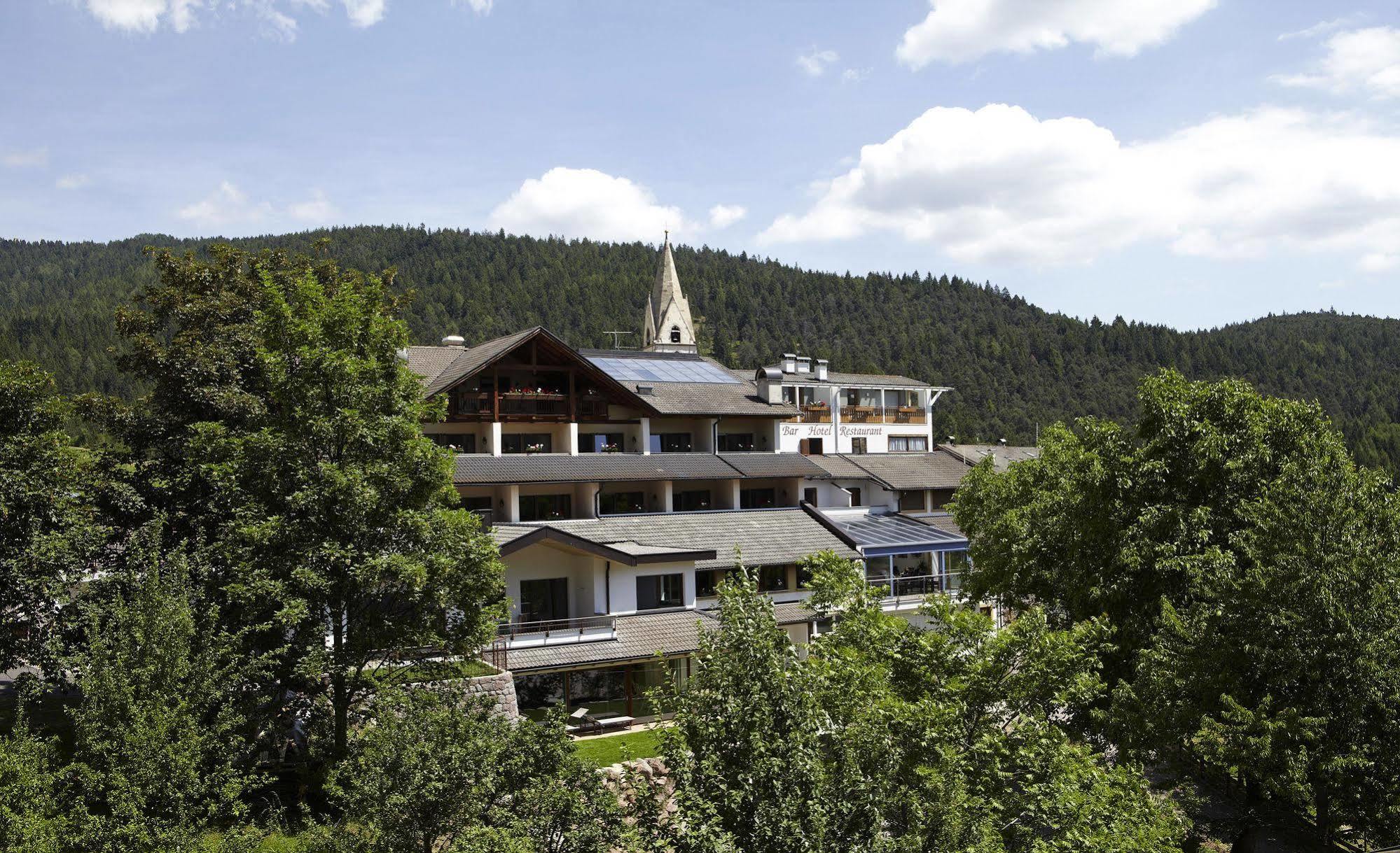 Hotel Zum Loewen - Al Leone เมลตินา ภายนอก รูปภาพ