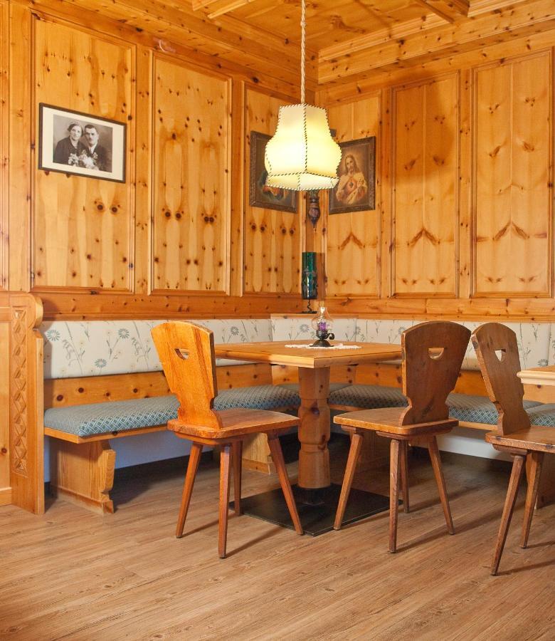 Hotel Zum Loewen - Al Leone เมลตินา ภายนอก รูปภาพ